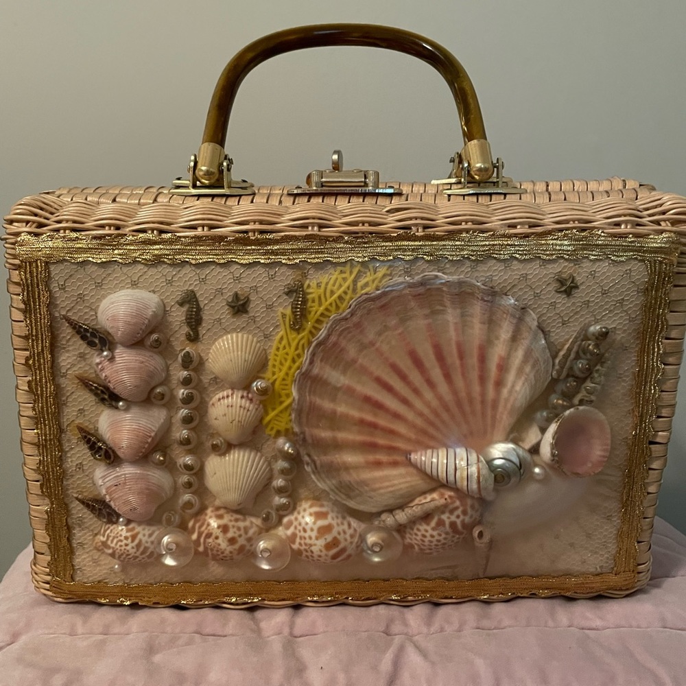 Vintage 1950’s Wicker and Seashell Bag